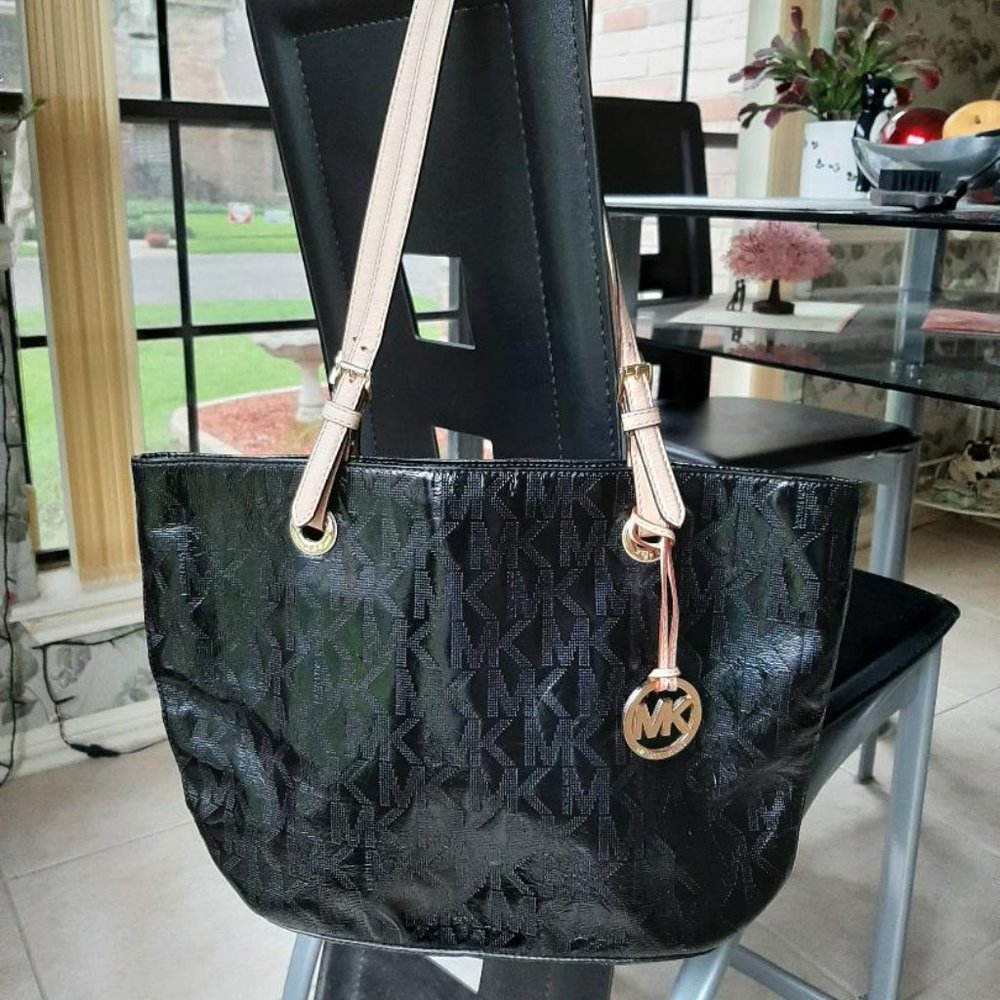 Michael Kors Soft Black Patent Leather Shoulder Bag Handbag Purse